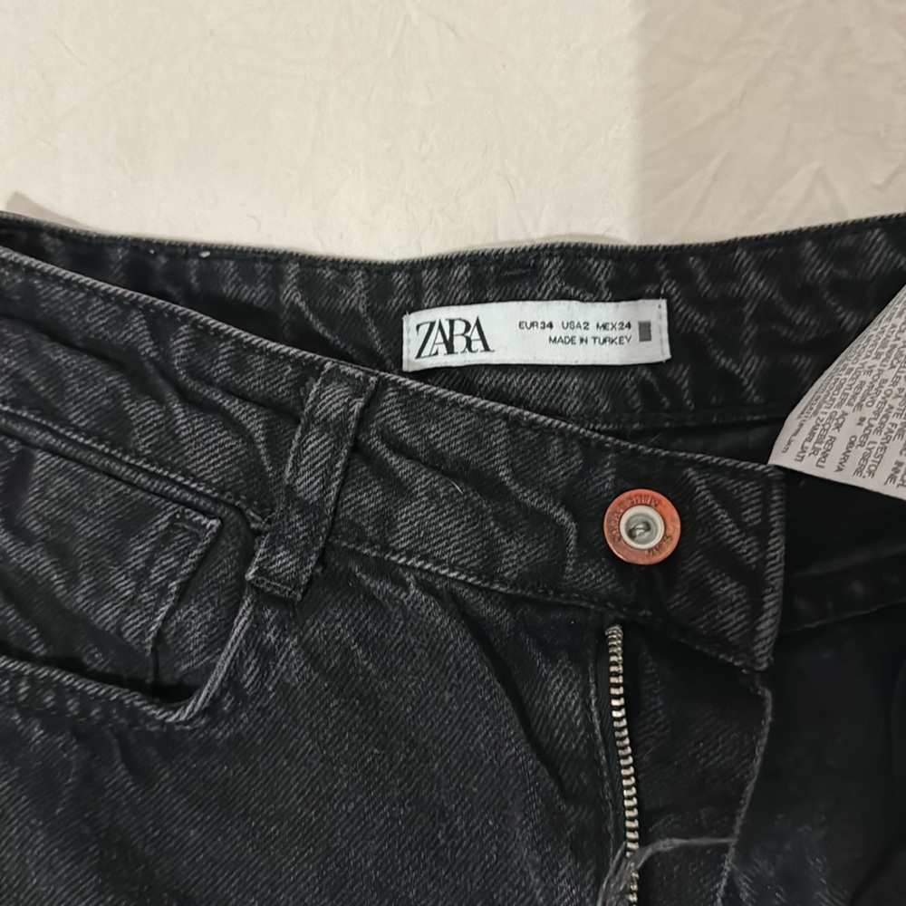 ZARA Men’s Black Jeans - Classic Straight Fit